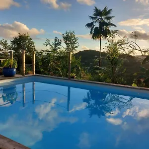 Hébergement de vacances Noukatchimbe Avec Piscine Partagee Pour 2 A 4 Personnes, Le Marin